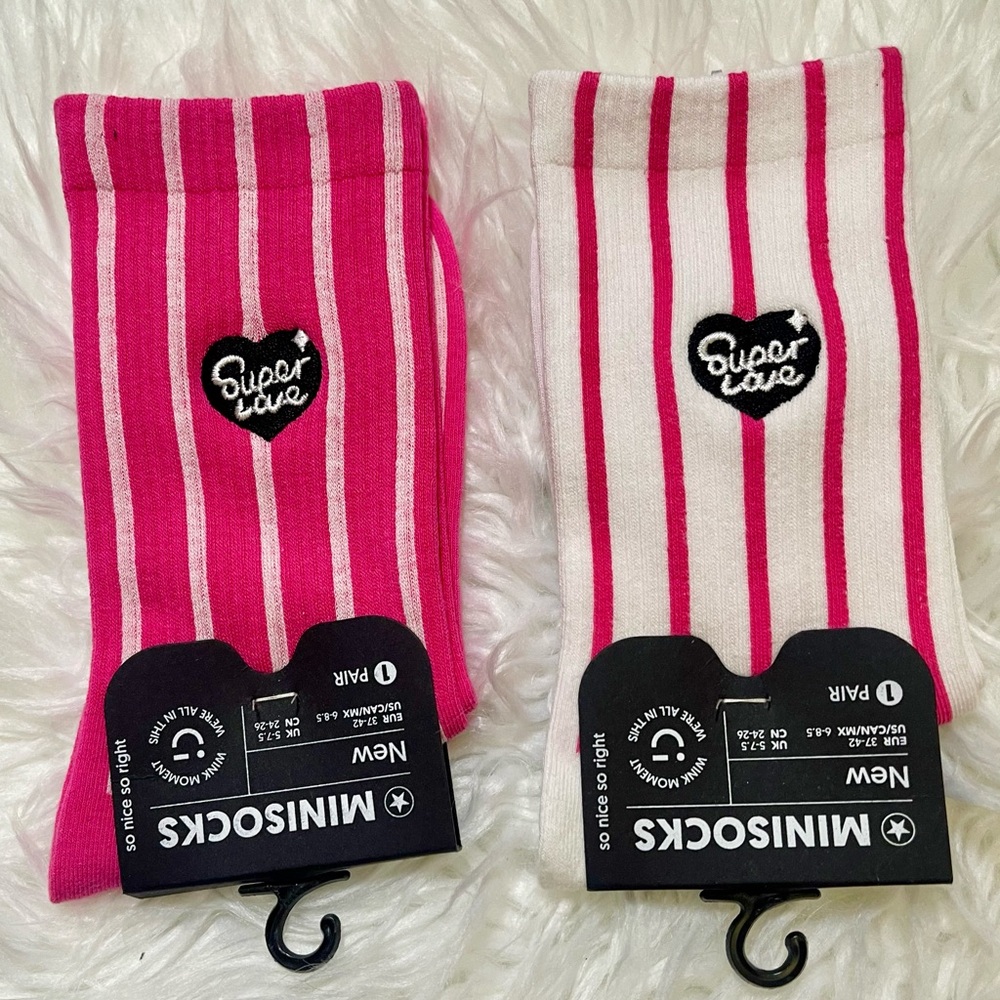 Socksā - Picture 3 of 3